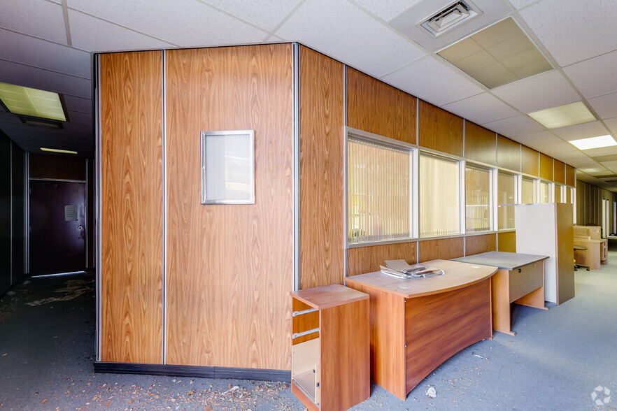 705 N 2nd Ave, Dodge City, KS for lease - Interior Photo - Image 3 of 38