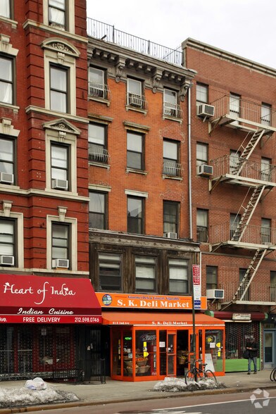 81 Second Ave, New York, NY for lease - Building Photo - Image 2 of 4