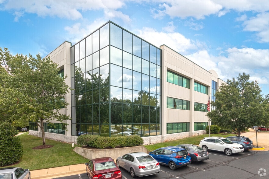 14150 Newbrook Dr, Chantilly, VA for lease - Building Photo - Image 1 of 3