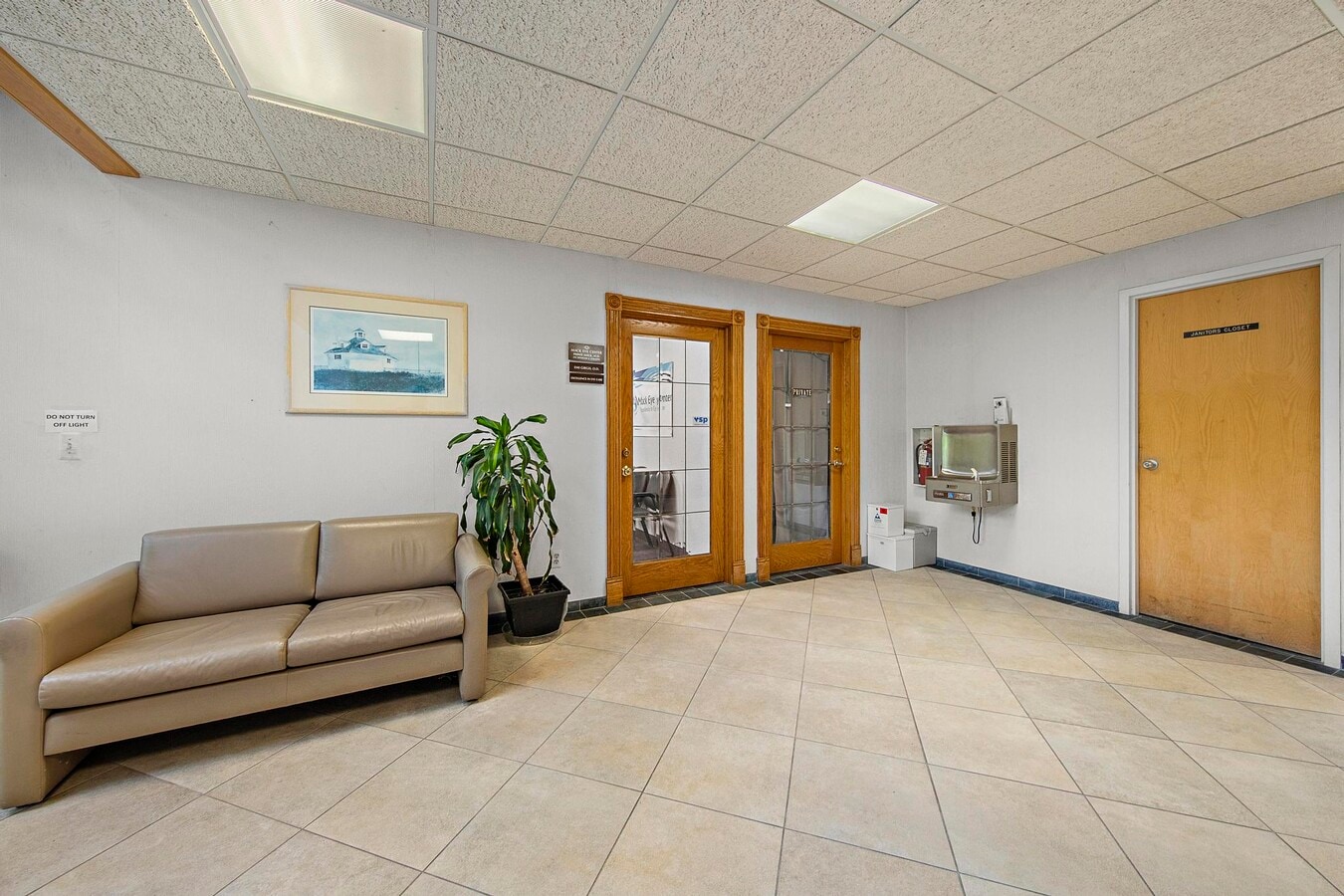 257 Monmouth Rd, Oakhurst, NJ 07755 - Unité 1A & B -  - Photo intérieure - Image 2 of 36