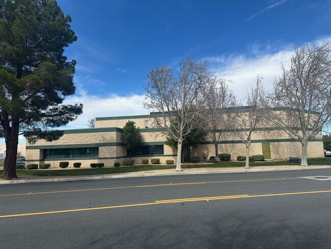 More details for 235 E Avenue K10, Lancaster, CA - Industrial for Sale