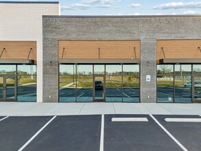 1001 Creek Way, Clarksville, TN for lease Building Photo- Image 1 of 1