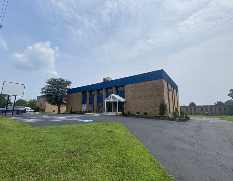 1212 Baltimore Pike, Chadds Ford, PA à louer - Photo du bâtiment - Image 3 de 6