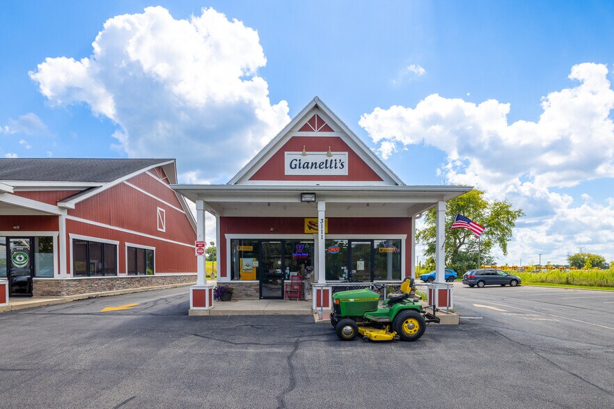 3103 Il Route 176, Crystal Lake, IL à vendre - Photo du bâtiment - Image 2 de 7