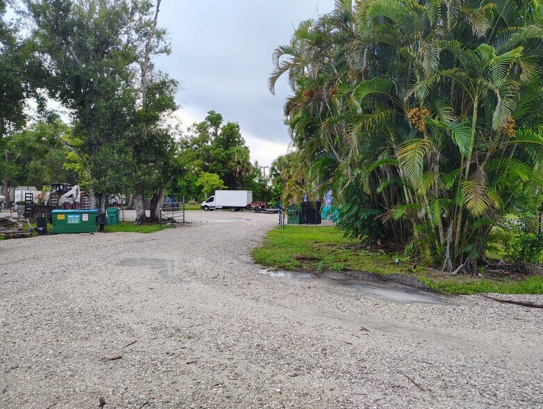 5327 St. Lucie Blvd, Fort Pierce, FL à vendre - Photo du bâtiment - Image 2 de 2