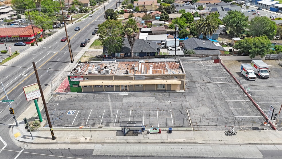 507 S Mt Vernon Ave, San Bernardino, CA for lease - Building Photo - Image 2 of 4