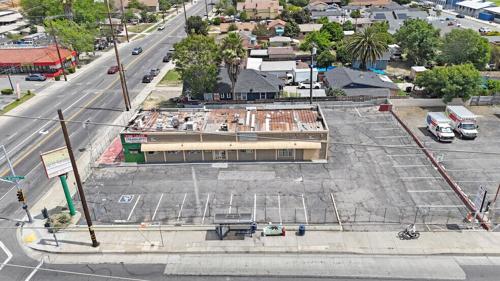 507 S Mt Vernon Ave, San Bernardino, CA à louer - Photo du bâtiment - Image 2 de 4