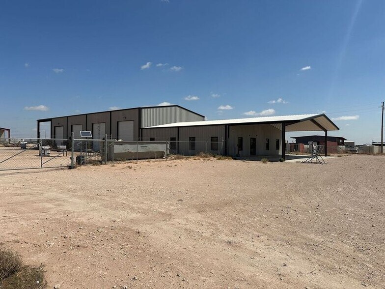5822 W County Rd 123, Midland, TX à louer - Photo principale - Image 1 de 21