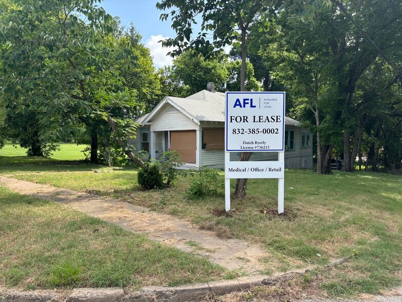 1402 Englewood Rd, Dallas, TX for lease - Primary Photo - Image 1 of 4