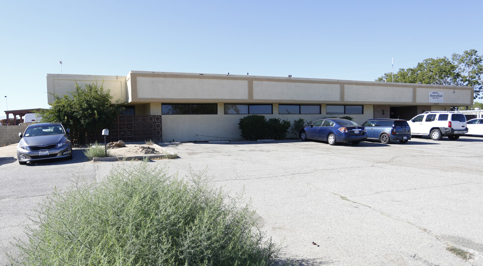 660 W Avenue L, Lancaster, CA for lease - Building Photo - Image 3 of 5