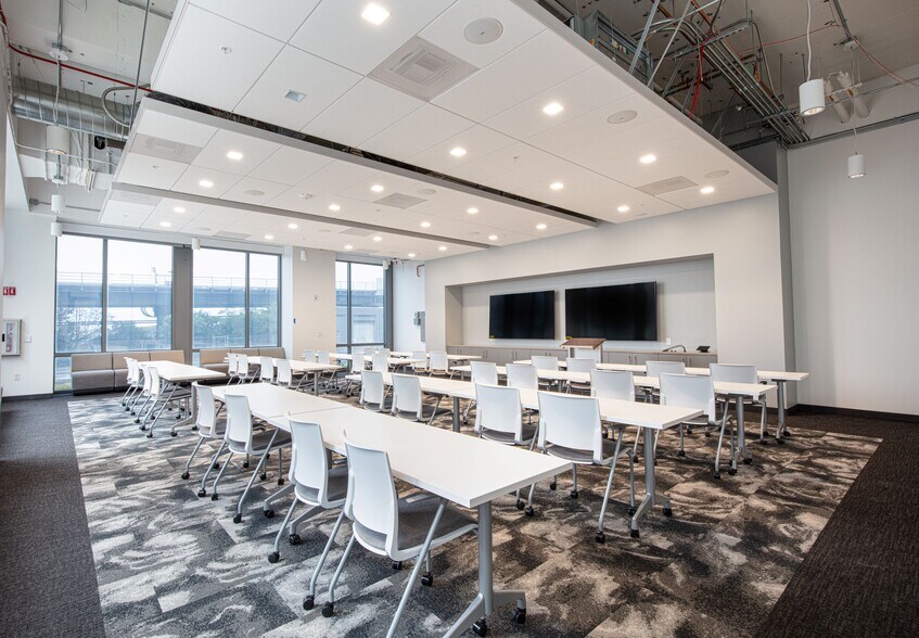 2001 Junipero Serra Blvd, Daly City, CA à louer - Autre - Image 3 de 11