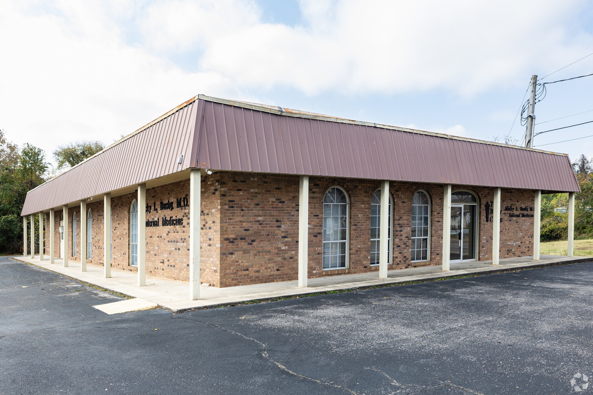 317 W Gaines St, Lawrenceburg, TN for sale Primary Photo- Image 1 of 2