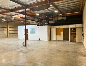 7914-7924 Ronson Rd, San Diego, CA for lease Interior Photo- Image 2 of 7