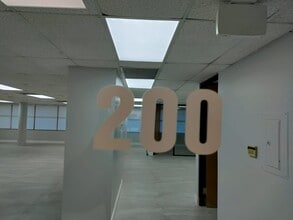 1799 W Oakland Park Blvd, Oakland Park, FL for lease Interior Photo- Image 1 of 10