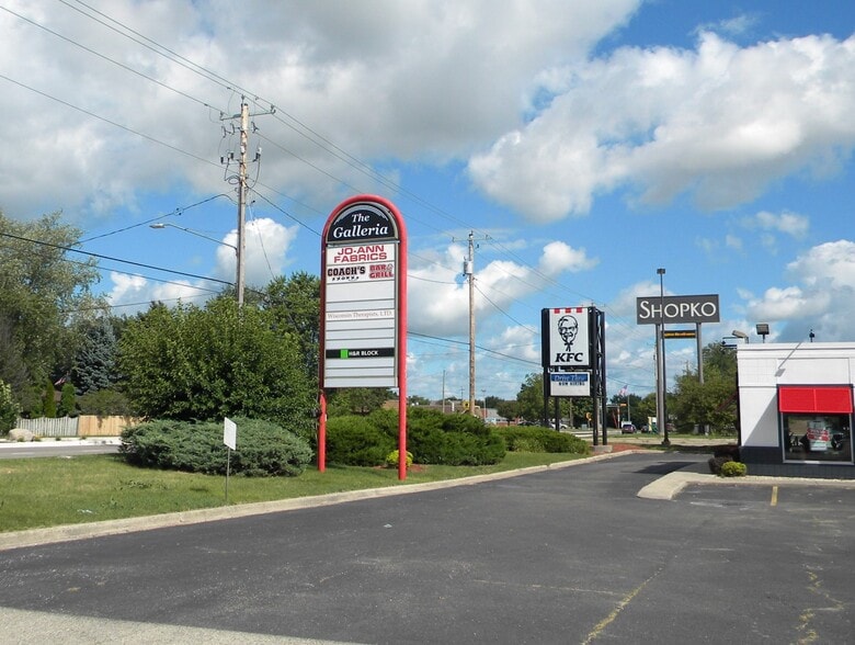 2759-2711 Prairie Ave, Beloit, WI for lease - Building Photo - Image 2 of 12