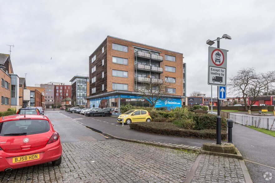 Ipswich Portfolio portefeuille de 3 propriétés à vendre sur LoopNet.ca - Photo principale - Image 1 de 2