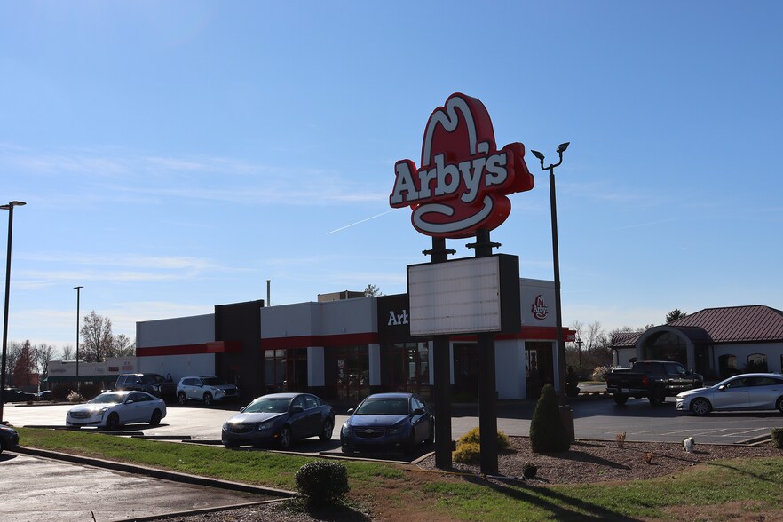 3-Unit Arby's Portfolio portefeuille de 3 propriétés à vendre sur LoopNet.ca - Photo du bâtiment - Image 1 de 3