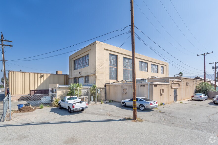 2525 Main St, Riverside, CA à vendre - Photo du bâtiment - Image 3 de 5