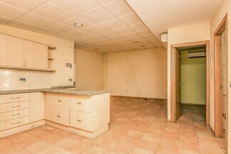 Plus de détails pour Multi-résidentiel à vendre