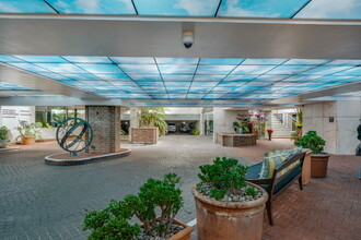 413-445 N Rodeo Dr, Beverly Hills, CA à louer Photo intérieure- Image 2 de 10