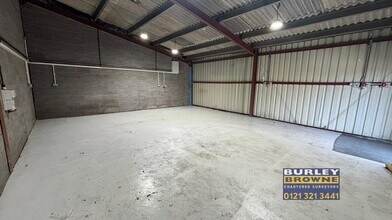 55 Bulls Ln, Wishaw for lease Interior Photo- Image 2 of 3