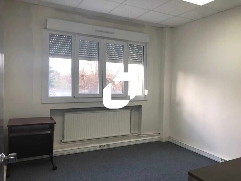 Bureau dans Le Plessis-Bouchard à louer - Photo intérieure - Image 3 de 10