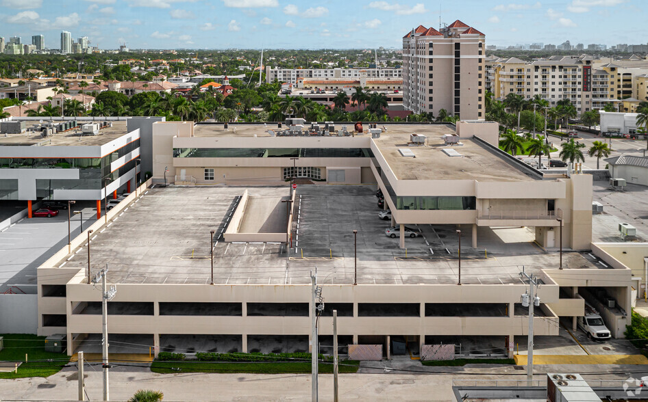 1650-1670 SE 17th St, Fort Lauderdale, FL for lease - Building Photo - Image 3 of 9