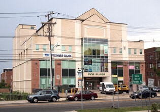 7 Broad Ave, Palisades Park, NJ for lease Interior Photo- Image 1 of 4