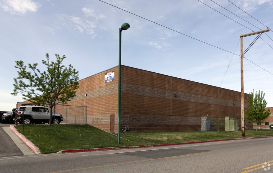 1015-1045 S 1680 W, Orem, UT for lease - Building Photo - Image 3 of 3