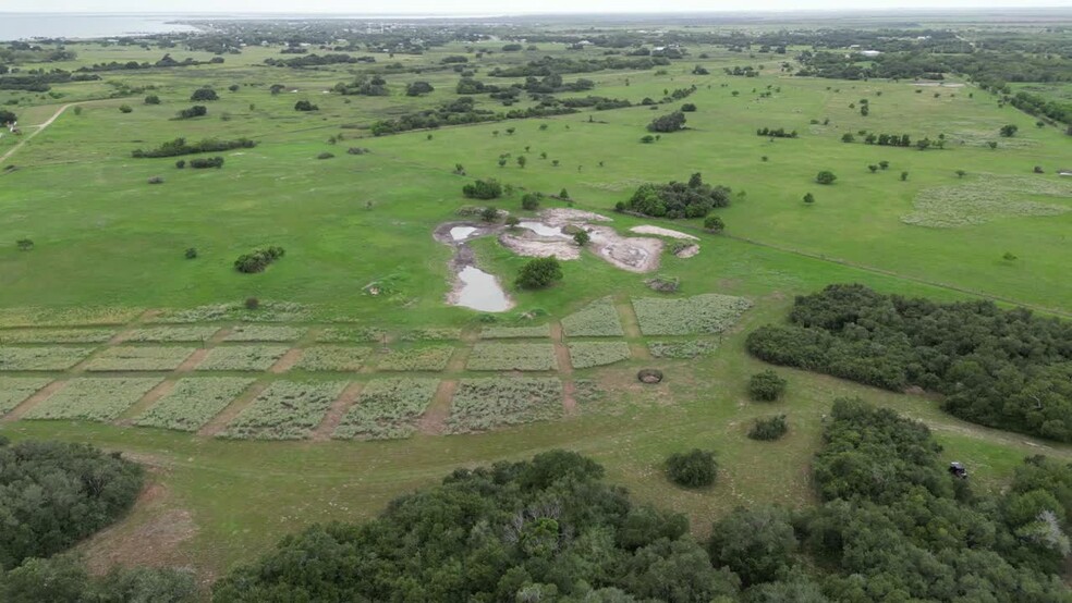 1811 State Highway 185 E, Seadrift, TX à vendre - Vidéo sur l’inscription commerciale - Image 3 de 18