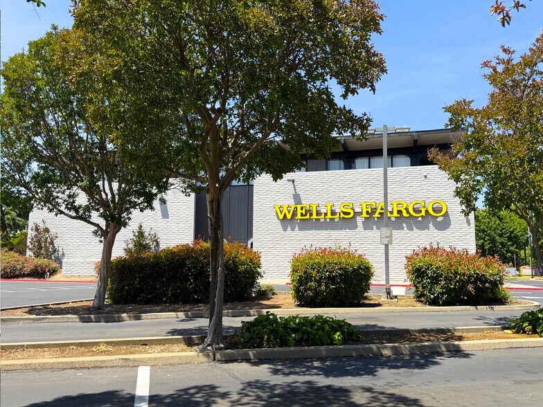 5660 Freeport Blvd, Sacramento, CA à louer - Photo du bâtiment - Image 1 de 7