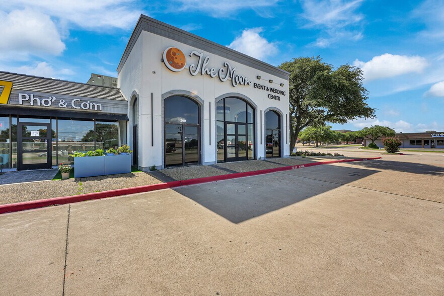 1801 N Plano Rd, Richardson, TX à vendre - Photo du bâtiment - Image 2 de 15