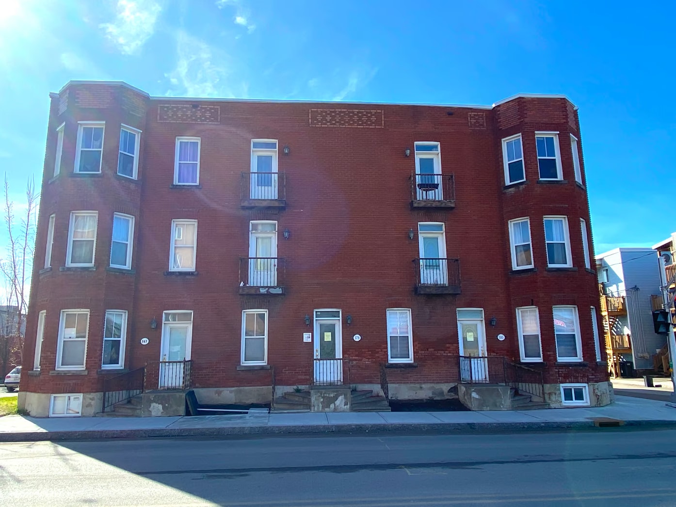 567-585 Boul Du Saint-Maurice, Trois-Rivières, QC for sale Primary Photo- Image 1 of 1