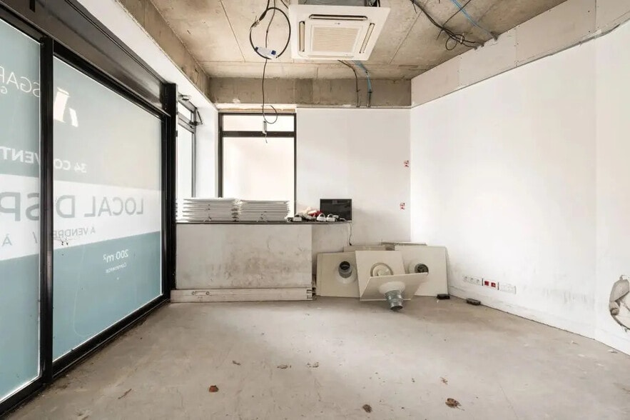 34 Rue De La Convention, Paris for sale - Interior Photo - Image 3 of 8