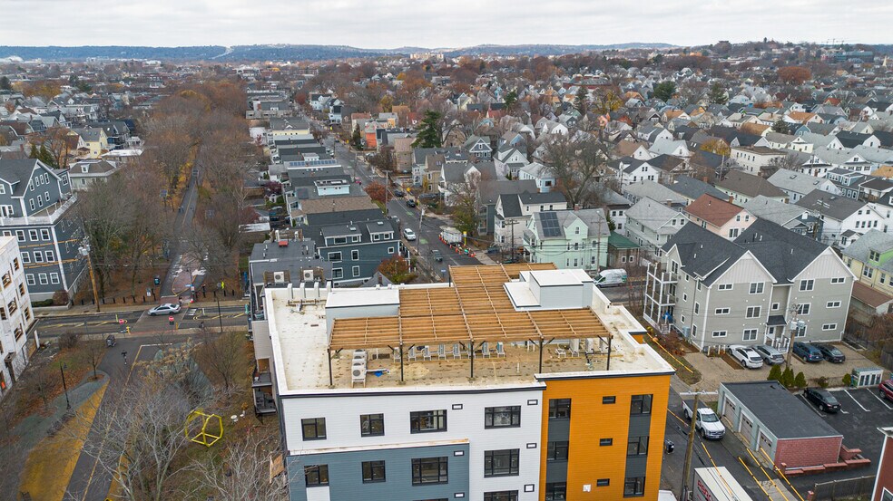 13 Warwick St, Somerville, MA à vendre - Photo du bâtiment - Image 3 de 21