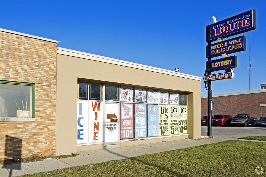 26631 Gratiot Ave, Roseville, MI for sale - Building Photo - Image 2 of 8