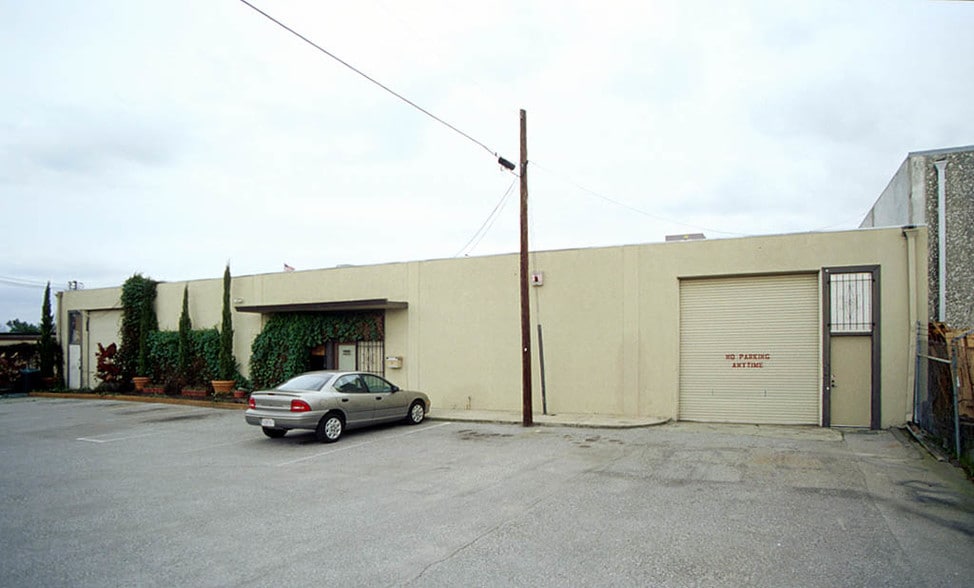 1045 Linda Vista Ave, Mountain View, CA for lease - Primary Photo - Image 1 of 4