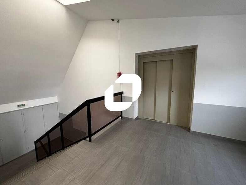 Office in Brétigny-sur-Orge for lease - Interior Photo - Image 3 of 10