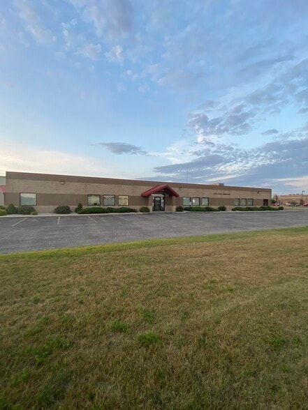 2875 Village Rd, Portage, WI for sale - Building Photo - Image 3 of 9