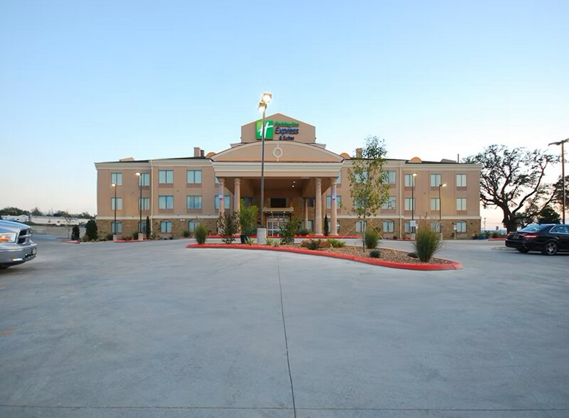 126 Middle Buster, Gonzales, TX à vendre - Photo principale - Image 1 de 5