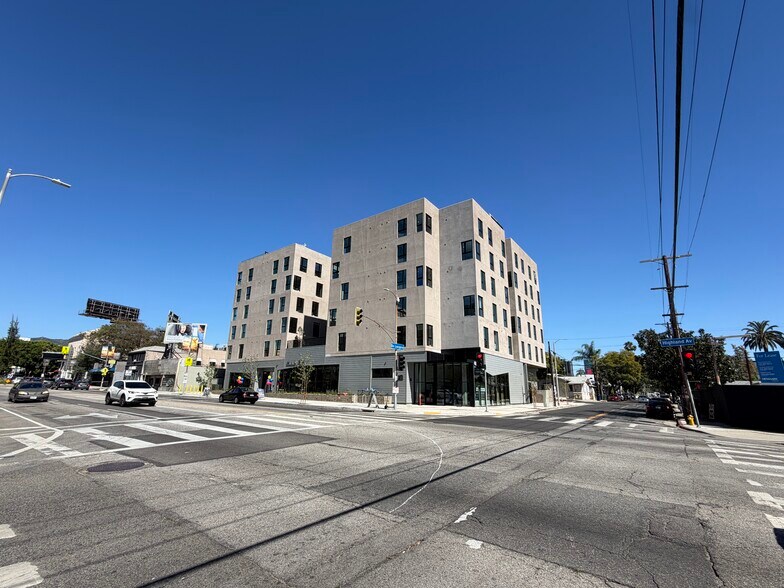 1410 N Highland Ave, Los Angeles, CA à louer - Photo du bâtiment - Image 3 de 6