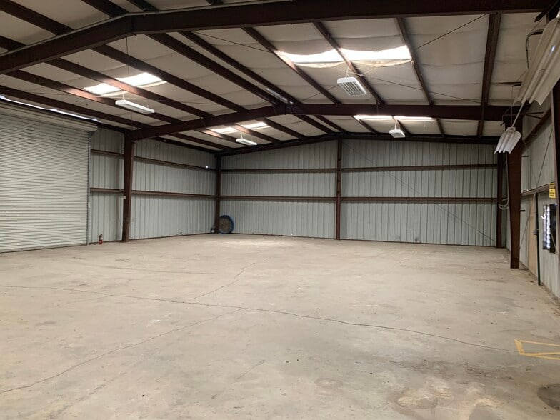 3502 Gilmore Ave, Bakersfield, CA for lease - Building Photo - Image 3 of 5