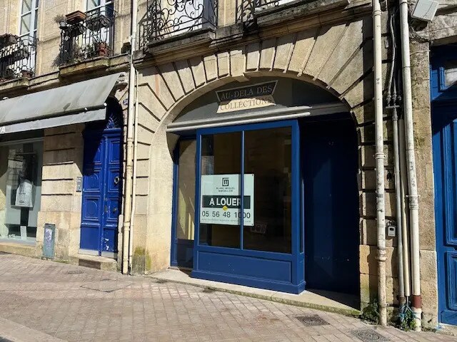 Retail in Bordeaux for lease Building Photo- Image 1 of 9