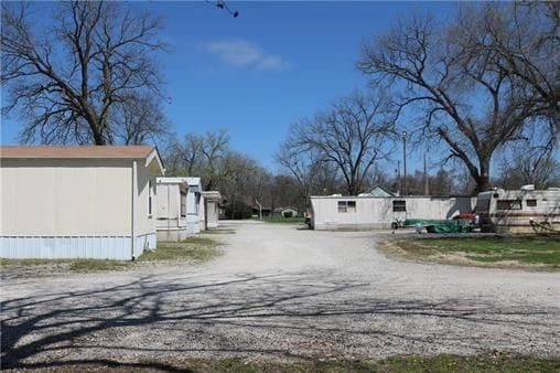 627 N Broadway St, La Cygne, KS à vendre - Photo du bâtiment - Image 3 de 6