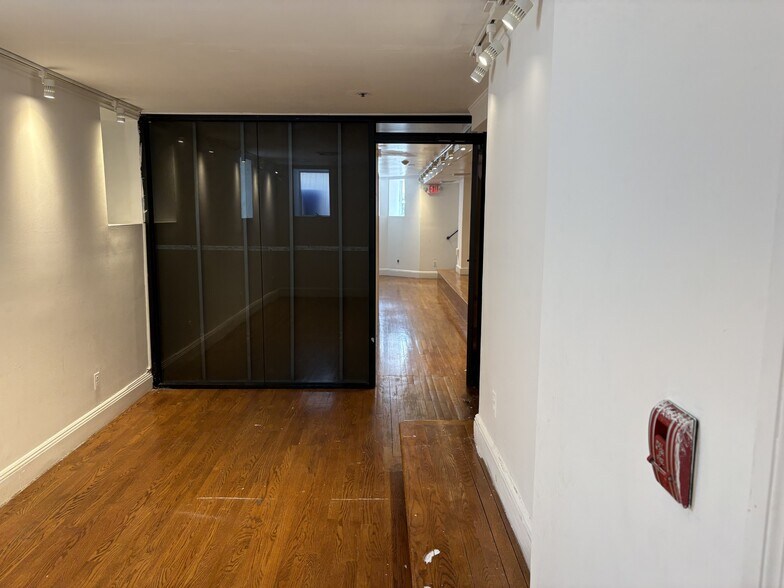17 Hilliard Ave, Edgewater, NJ à louer - Photo du bâtiment - Image 3 de 11