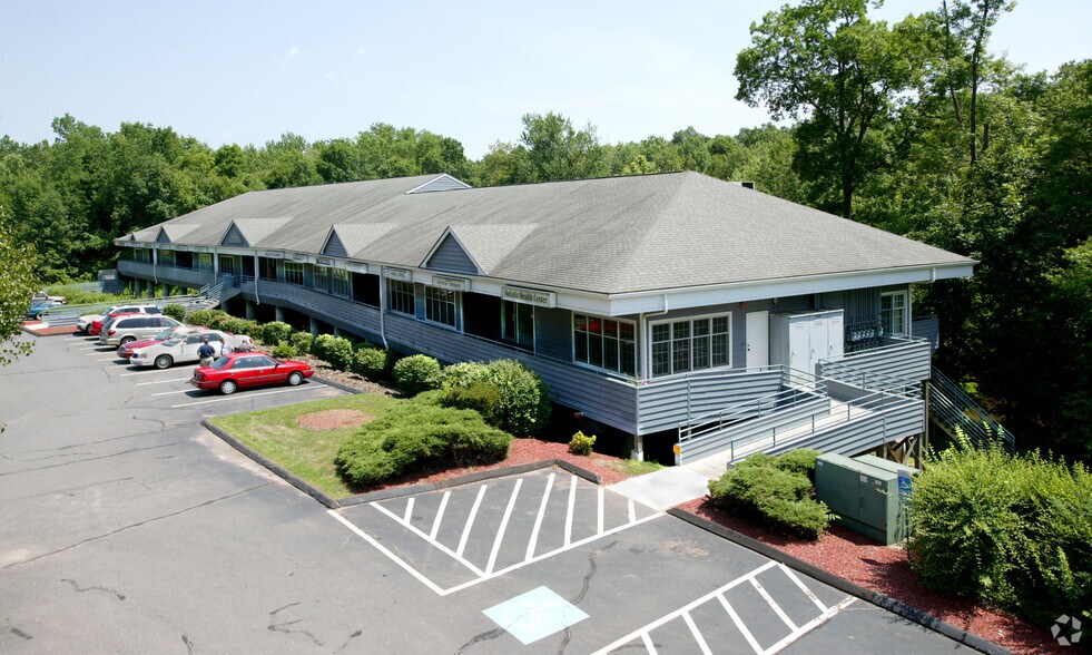 75 Berlin Rd, Cromwell, CT à louer - Photo du bâtiment - Image 1 de 10