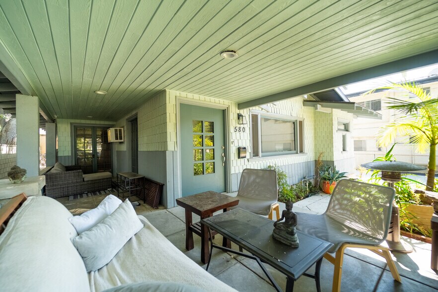 580 N Holliston Ave, Pasadena, CA à vendre - Photo du bâtiment - Image 3 de 13