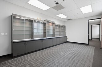 10637 Scripps Summit Ct, San Diego, CA for lease Interior Photo- Image 2 of 4