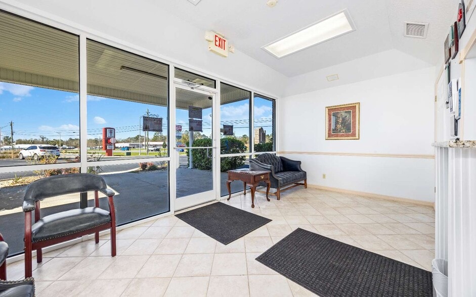 1720 N Ohio Ave, Live Oak, FL à vendre - Photo du bâtiment - Image 3 de 40