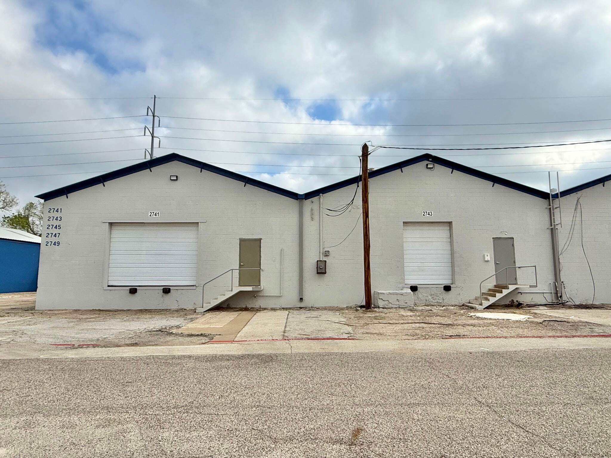 2661-2669 Ludelle St, Fort Worth, TX for lease Building Photo- Image 1 of 7